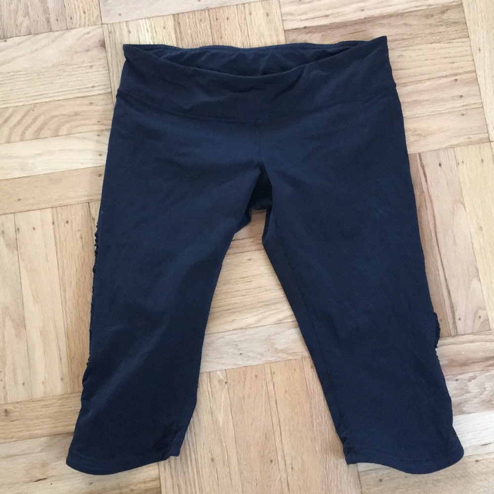 Lululemon Capri workout pants